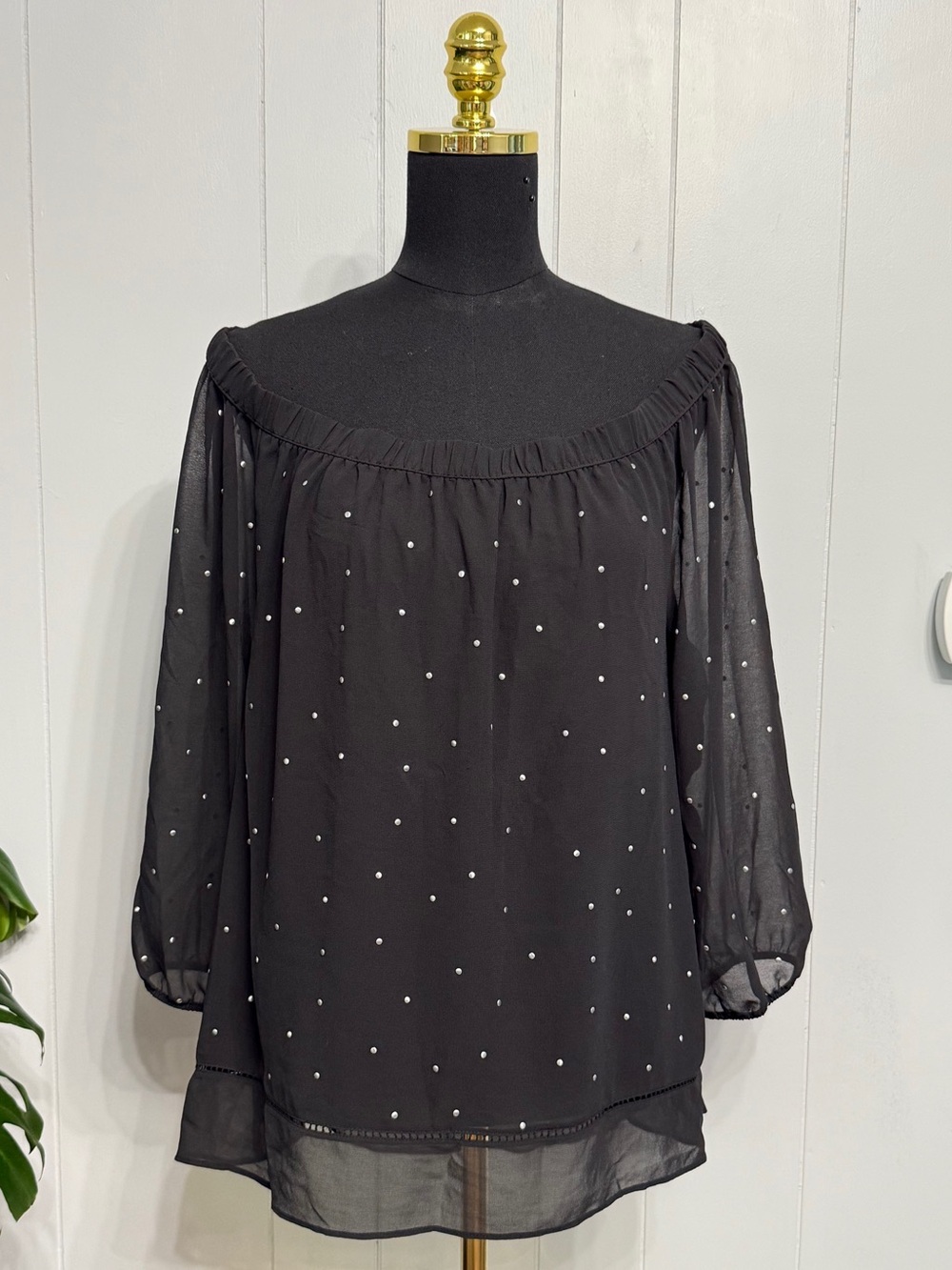 #19)  NWT Black Polka Dot Off-Shoulder Women’s Blouse
